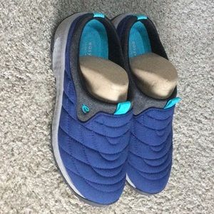 Easy Spirit “Journee” Walking Mules, Size 8.5 Medium